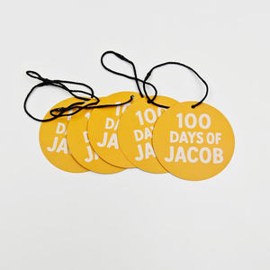 Etiquetas Colgantes de Papel Ecológicas Personalizadas con Acabado en Relieve, Logotipo Impreso en Serigrafía, Etiquetas para Prendas, Joyería, Bolsos y Zapatos - Product Image 4