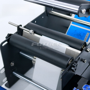 Máquina Aplicadora de Etiquetas Semiautomática de Escritorio Pequeña para Botellas Redondas, Latas de Vino y Bebidas Espirituosas - Product Image 3