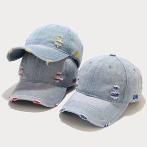 Casquette de baseball unisexe en jean délavé, personnalisable avec logo, style vintage bleu clair, vente en gros - Product Image 1