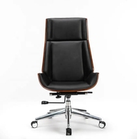 Chaise de bureau de direction en cuir noir à dossier haut, ergonomique, pivotante, avec piètement en bois de noyer courbé et hauteur réglable