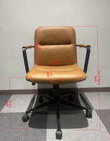 Mobilier commercial Nouveau design Chaise d'ordinateur de bureau pivotante moderne Chaise de bureau en cuir PU à dossier moyen simple avec roues