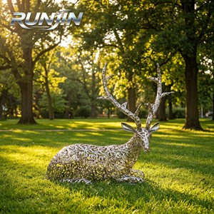 Scultura di Cervo in Acciaio Inossidabile Traforata, Saldato a Filo, per Esterni, Parchi, Prati e Paesaggi, Arte Metallica, Personalizzabile dal Produttore - Product Image 1