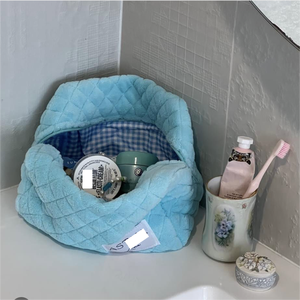 Trousse de toilette fourrure personnalisée, trousse de voyage en tissu éponge jalousement, trousse cosmétique de beauté rose moelleux avec doublure vichy - Product Image 5