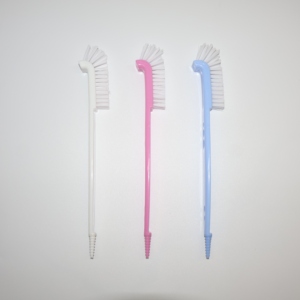 Brosse à biberon multifonction 2-en-1, brosse de nettoyage pour tétines de bébé, trous d'aération et fentes de pailles - Product Image 1