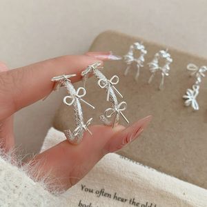 Nouvelles boucles d'oreilles minimalistes exquises avec pendentif nœud, design de niche, <span class=keywords><strong>aiguille</strong></span> en argent, sensation haut de gamme, pour femme, usage quotidien - Product Image 2