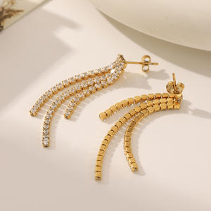 أقراط KITI الفاخرة المرصعة بالزركون المطلي بالذهب عيار 18 قيراط مع سلسلة وشراشيب متدلية من الفولاذ المقاوم للصدأ - Product Image 6