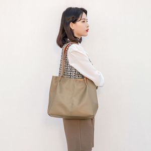 Elegante Bolso Tote de Tela Oxford para Damas de Oficina, Bolso de Hombro Simple con Parte Superior Abierta y Correa de Color en Contraste - Product Image 2