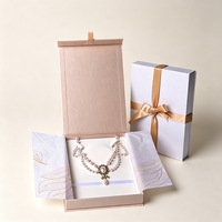 Elegante Scatola Regalo per Collana di Perle Stile Libro con Fiocco, Personalizzabile, Confezione in Carta per Collana di Perle