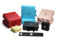 Boîtes d'emballage en carton rose transparent pour gâteaux avec pelliculage brillant, gaufrage, ruban et fermeture magnétique personnalisée, conception alimentaire sécurisée