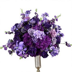 Centro de Mesa de Flores Artificiales de Alta Calidad, Color Morado Clásico, Diseño Asimétrico, Tamaño de 1.8-2.4m para Bodas - Product Image 1