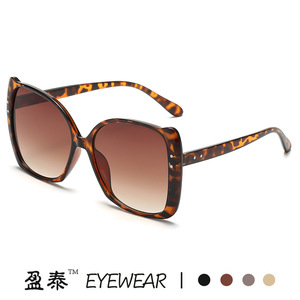 Lunettes de soleil surdimensionnées à monture papillon UV400 pour femmes, lunettes de soleil à la mode, monture noire en PC - Product Image 2