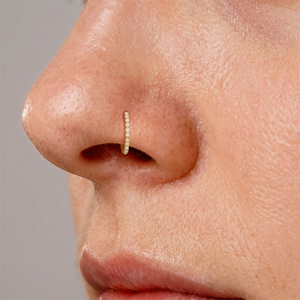 Pendientes de Cartílago Canner S925 de Plata de Ley Minimalistas con Ópalo Blanco Graduado de Varios Tamaños para Mujer - Product Image 3