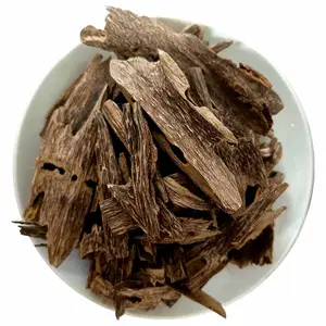 Agarwoodメーカー供給卸売バルク価格100% 純粋なカットLignum AquilariaeResinatum