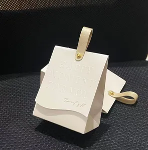 Nuevo diseño Color champán Caja de regalo de mano Caja portátil de dulces de boda Gran cantidad en stock