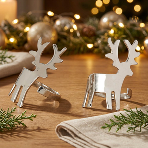 Ensemble de 2 ronds de serviette en renne argenté, décor de table élégant pour les dîners de Noël et les rassemblements de vacances. - Product Image 1