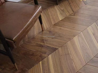 Laca UV Acabado Nogal americano sin terminar Chevron Herringbone Pisos de madera Piso de madera maciza Baldosas de madera