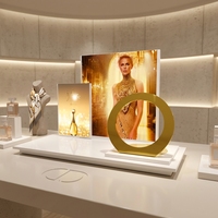 Présentoir de Comptoir LED Coloré en Acrylique Personnalisé pour Maquillage, Cigarettes et Parfums – Logo Personnalisé, Design Moderne