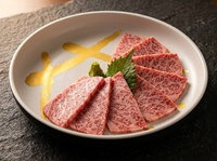 Assiette creuse ronde en mélamine de qualité supérieure avec motif élégant en feuille d'or, idéale pour le barbecue, le hot pot et la cuisine japonaise