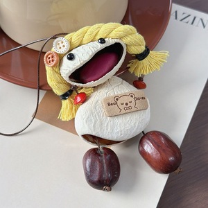 Adorable poupée de dessin animé à grande bouche en forme de coquille de noix, <span class=keywords><strong>porte</strong></span>-clés hochet fait main, breloque mignonne pour sac à dos, décoration à suspendre pour voiture, cadeau - Product Image 3