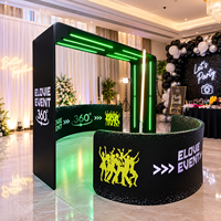 Plateforme tournante 360° pour cabine photo vidéo avec éclairage LED, idéale pour la location lors de mariages, fêtes et événements.
