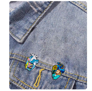 Vente en gros 5 styles personnalisés de vagues de l'océan peinture à l'huile fabricants d'art épingle en métal dur émail épinglette en métal souple - Product Image 6