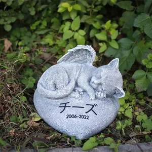 猫雕像纪念我们丢失的毛皮小猫雕像被放置在室外花园或墓碑中