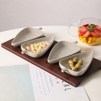 Plateau de service de Noël avec plateau en bambou, ensemble de 3 plats à collation divisés en grès pour noix, bonbons, desserts et amuse-gueules de fêtes