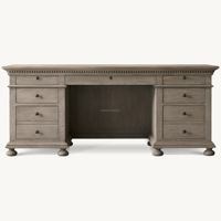 Escritorio Ejecutivo de Roble Americano Retro Sofisticado, Mesa de Oficina con Molduras Dentadas a Medida, Mueble de Estudio Profesional de Madera de Lujo