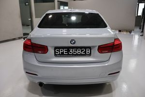 Vehículo de <span class=keywords><strong>Segunda</strong></span> <span class=keywords><strong>Mano</strong></span> <span class=keywords><strong>2015</strong></span>, Sedán de Lujo 318I, Gasolina, Automático, Volante a la Derecha, Interior Oscuro en Cuero, en Venta - Product Image 4