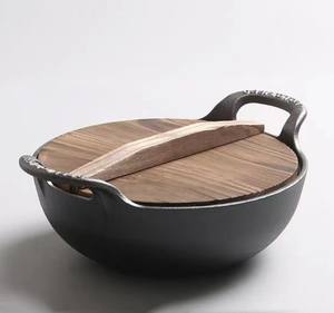 Poêle à frire multifonctionnelle chinoise antiadhésive, <span class=keywords><strong>faitout</strong></span> rond noir, marmite en fonte, wok de cuisson avec <span class=keywords><strong>couvercle</strong></span> en bois - Product Image 5