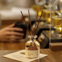 Nouvel arrivage Diffuseur de parfum de luxe Ensembles de diffuseurs de roseaux d'huile essentielle d'aromathérapie pour la maison et la chambre à coucher avec bâton aromatique