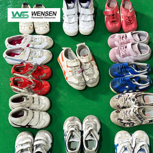 Buen estado, zapatos deportivos informales para caminar para niños, cómodos zapatos transpirables de estilo elegante para niños, zapatos de marca usados de <span class=keywords><strong>segunda</strong></span> <span class=keywords><strong>mano</strong></span> - Product Image 2