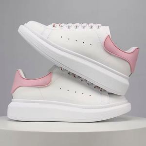 Chaussures de créateur originales haut de gamme Mq pour homme, en PU et maille, style rétro McQueenes, décontractées, imperméables, respirantes, pour la marche en extérieur, élégantes - Product Image 5