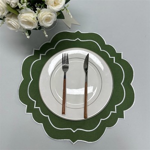 Tabletex Serviettes en lin brodées à la main personnalisées Napperon pétoncles pour Tables de cocktail de mariage Utilisation en cuisine Coton en gros - Product Image 5