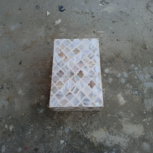 Joyero y Caja de Baratijas Tradicional India Hecha a Mano con Incrustaciones de Nácar, Obra Artística de la INDIA - Product Image 1