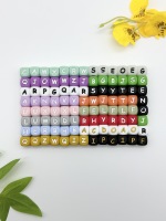 Perles de dentition en silicone pour bébé, 26 lettres, 15 couleurs, 12 mm, personnalisables avec nom, pour bijoux DIY, perles à mâcher en forme de lettres de l'alphabet, vente en gros