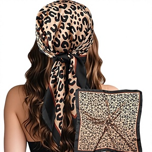 Élégant foulard long en soie pour femme, satin doux, léger et durable, accessoire de mode pour l'hiver, idéal pour une utilisation décontractée en extérieur - Product Image 1