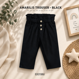 Pantalon Amarilis noir confortable, conçu en tissu de coton doux et offrant une coupe flexible, idéal pour les jeux scolaires et les sorties en famille. - Product Image 1