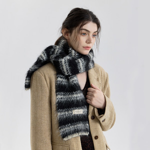 Sciarpa Invernale da Donna 17*170cm, <span class=keywords><strong>25</strong></span> Nuovi Modelli in Stile Coreano, Traspirante, Lunga, Bicolore a Righe, in Misto Lana, Calda e Atmosferica - Product Image 1