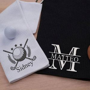 Serviette de sport personnalisée en microfibre gaufrée pour golfeurs, garçons d'honneur, cadeau fête des pères - Product Image 1