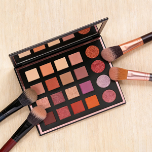 Ready-made Products High Pigment Custom Logo <strong>Eyeshadow</strong> Palette Cosmetics Makeup Glitter and Matte Mixed Color <strong>Dark</strong> <strong>Eyeshadow</strong> - Product Image 4