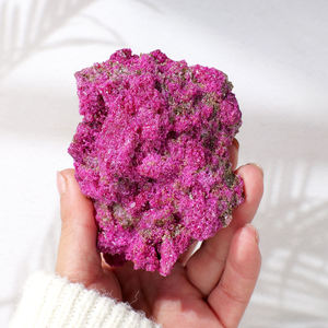 Spécimen de rubis rouge de qualité naturelle, grappe de pierres précieuses brutes pour décoration intérieure, 1 pièce - Product Image 1