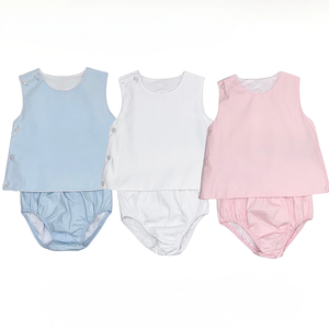 Conjunto de Blusa y Pantalón Corto para Bebé, Color Azul Celeste y Rosa, con Monograma, sin Mangas, con Ribete de Picot, de Algodón Tejido, para Recién Nacidos - Product Image 6