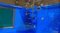 Piscine mobile préfabriquée en conteneur maritime en acier Suihe de 40 pieds, étanche, durable, pour usage domestique, commercial et extérieur