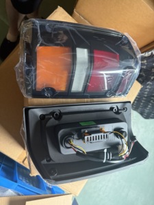 ไฟท้ายรถยนต์ใหม่ ไฟท้าย ไฟเบรก ไฟถอยหลัง ไฟท้าย LED สำหรับ Nissan Patrol Y60 ปี 1987-1997 - Product Image 4