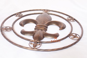 Anello Vintage in bronzo con Fleur De Lis accessorio decorativo per la <span class=keywords><strong>casa</strong></span> unico per la decorazione della <span class=keywords><strong>casa</strong></span> cerchio in metallo da parete - Product Image 4