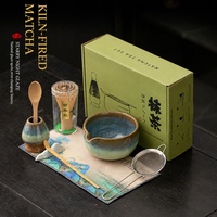 Ensemble de thé Matcha 8 pièces : Bol à Matcha en céramique avec bec verseur, Fouet en bambou Chasen 100 brins, Support pour fouet, Cuillère, Tamis, Glacure changeante au four