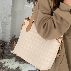 Sac à bandoulière pour femme grande capacité, motif à carreaux blanc et marron, fermeture éclair, détail chaîne, usage quotidien - Product Image 2