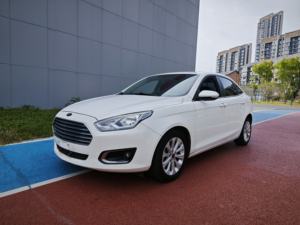 <span class=keywords><strong>Ford</strong></span> <span class=keywords><strong>Focus</strong></span> โมเดลรถ1.5L อัตโนมัติ, 5-seater รถซีดานพวงมาลัยซ้ายเบาะหนังซันรูฟไฟฟ้า R16ภายในสีเข้ม - Product Image 2