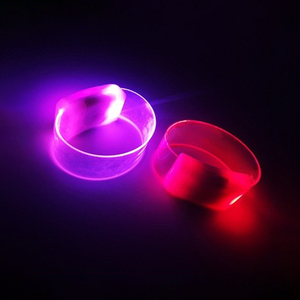 Nueva llegada logotipo personalizado DMX Radio control LED pulsera magnética control remoto led iluminación pulseras para eventos - Product Image 5
